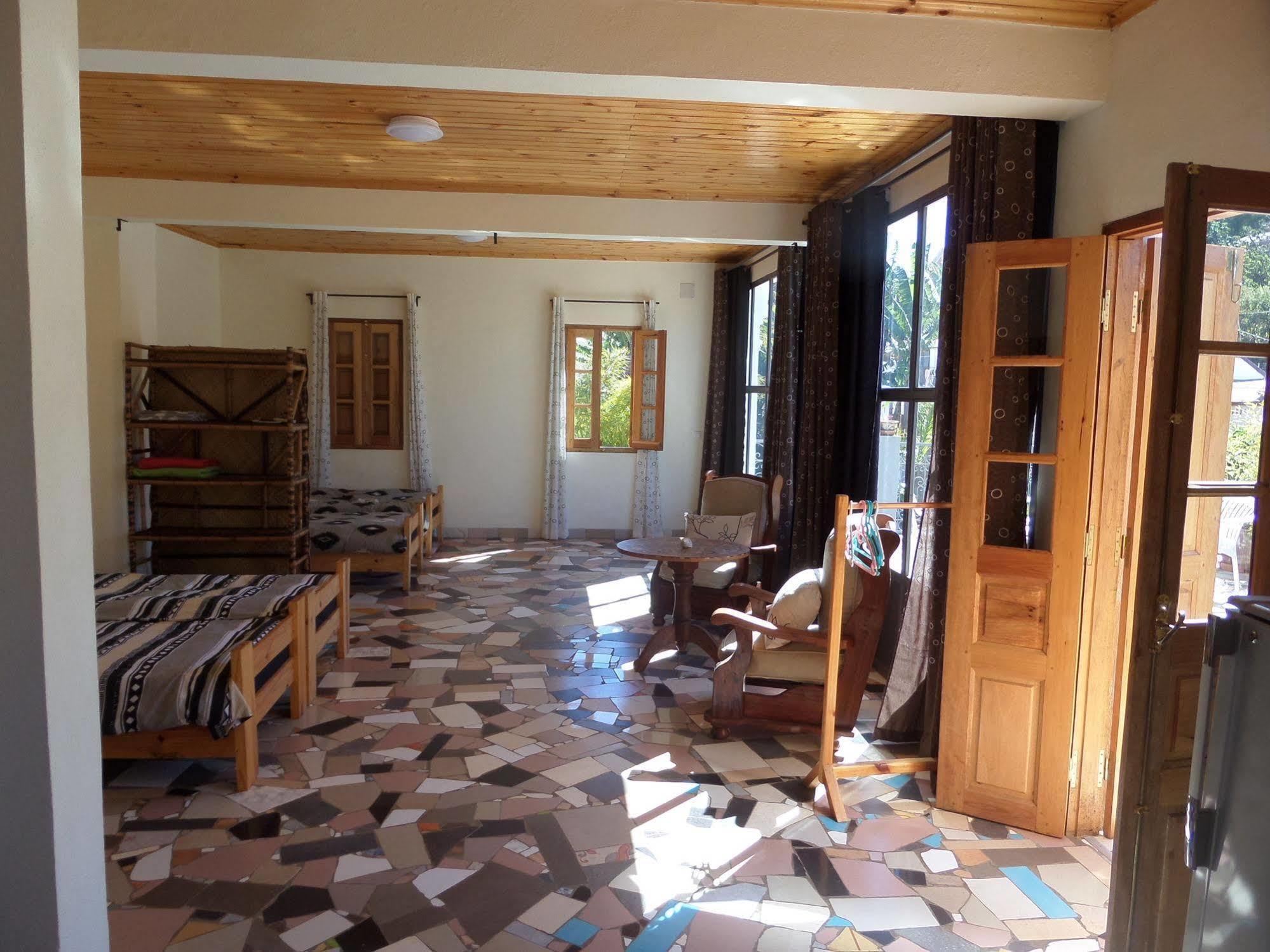 Meva Guesthouse Ανταναναρίβο Εξωτερικό φωτογραφία