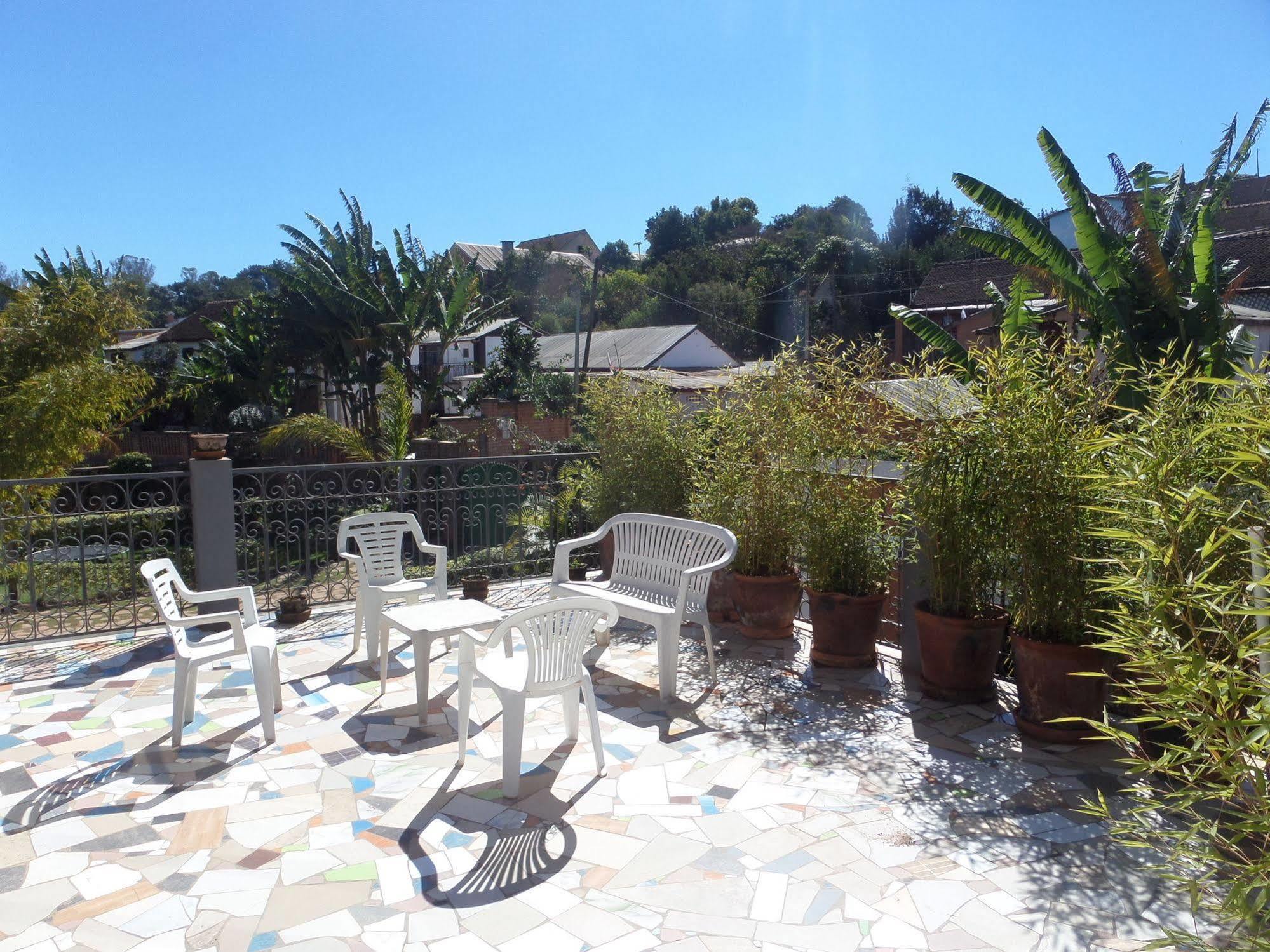 Meva Guesthouse Ανταναναρίβο Εξωτερικό φωτογραφία
