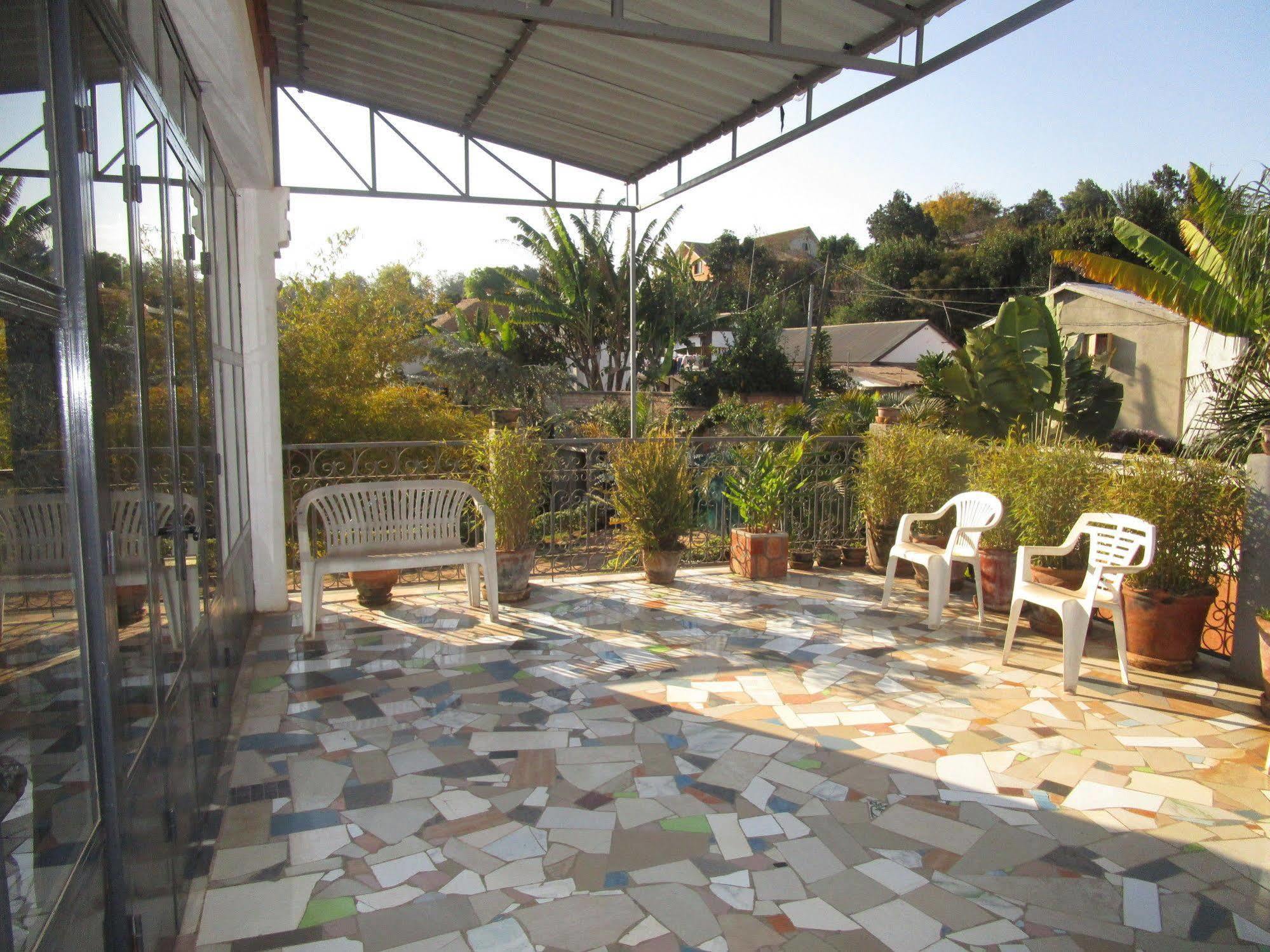 Meva Guesthouse Ανταναναρίβο Εξωτερικό φωτογραφία